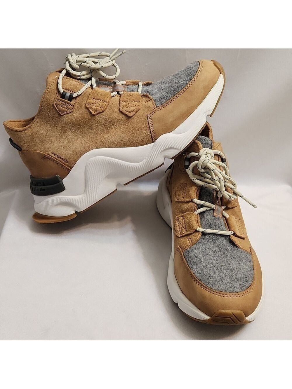 Sorel Kinetic Renegade Caribou Brown Gray Waterproof Sneakers (W Size 8)